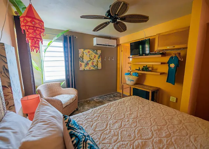 Casa De Amistad Guesthouse